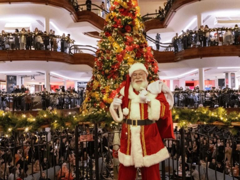 Princes Square Lights Switch On