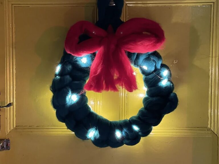 Xmas Woolly Wreath Making