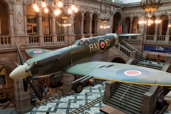 kelvingrove art galley and museum spitfire